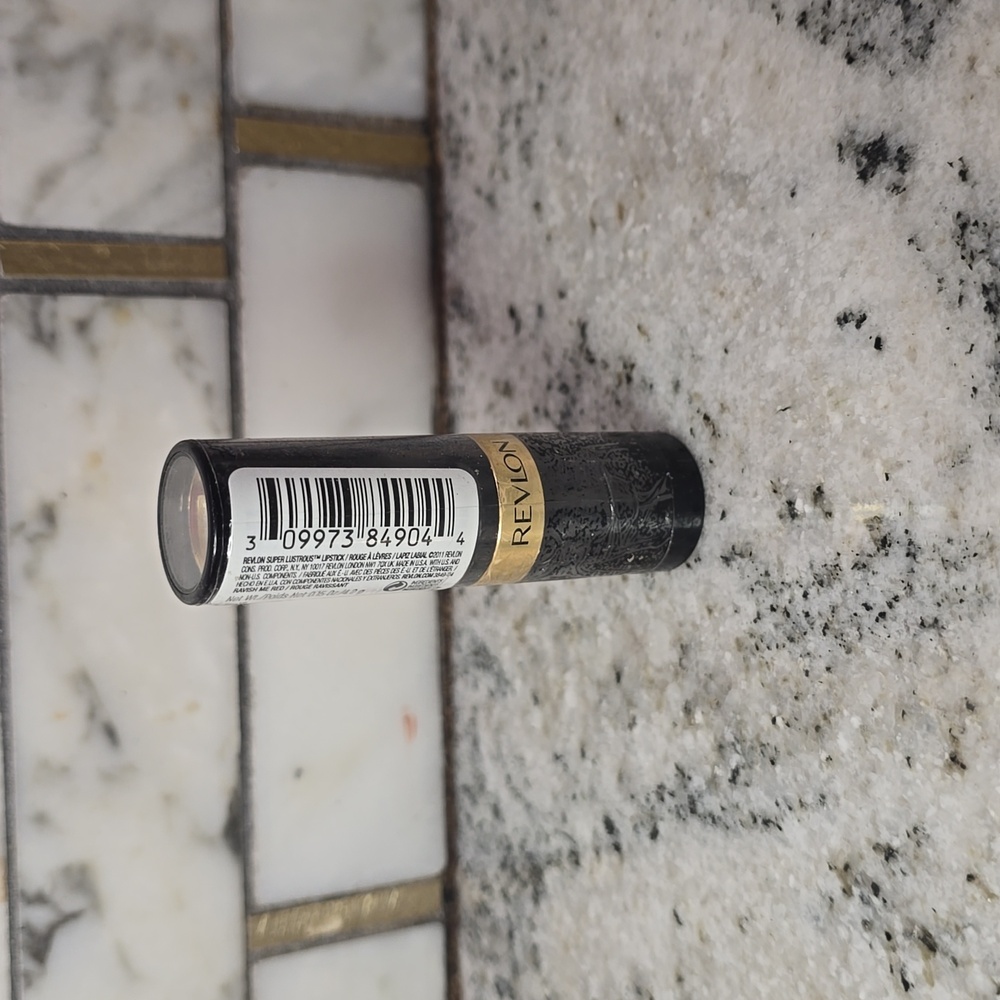 Revlon Super Lustrous Lipstick -‎ Ravish Me Red - Picture 2 of 5